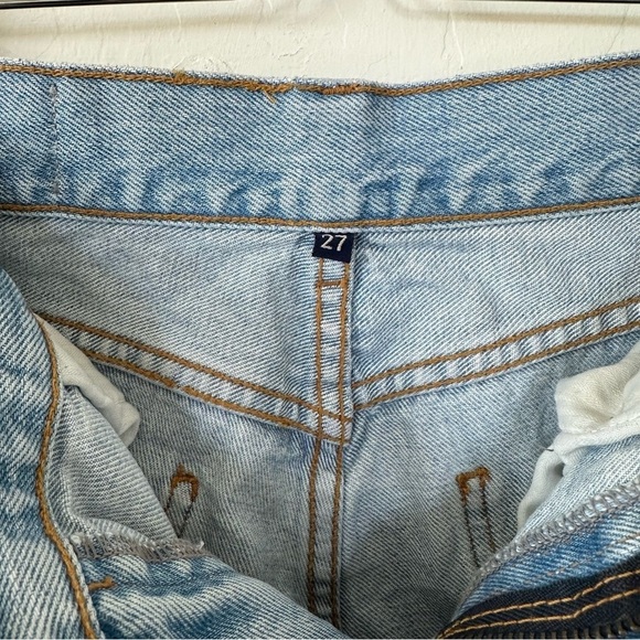 Carmar Light Wash Distressed High Rise Boyfriend Slim Leg Jeans Size 27 - Picture 6 of 11